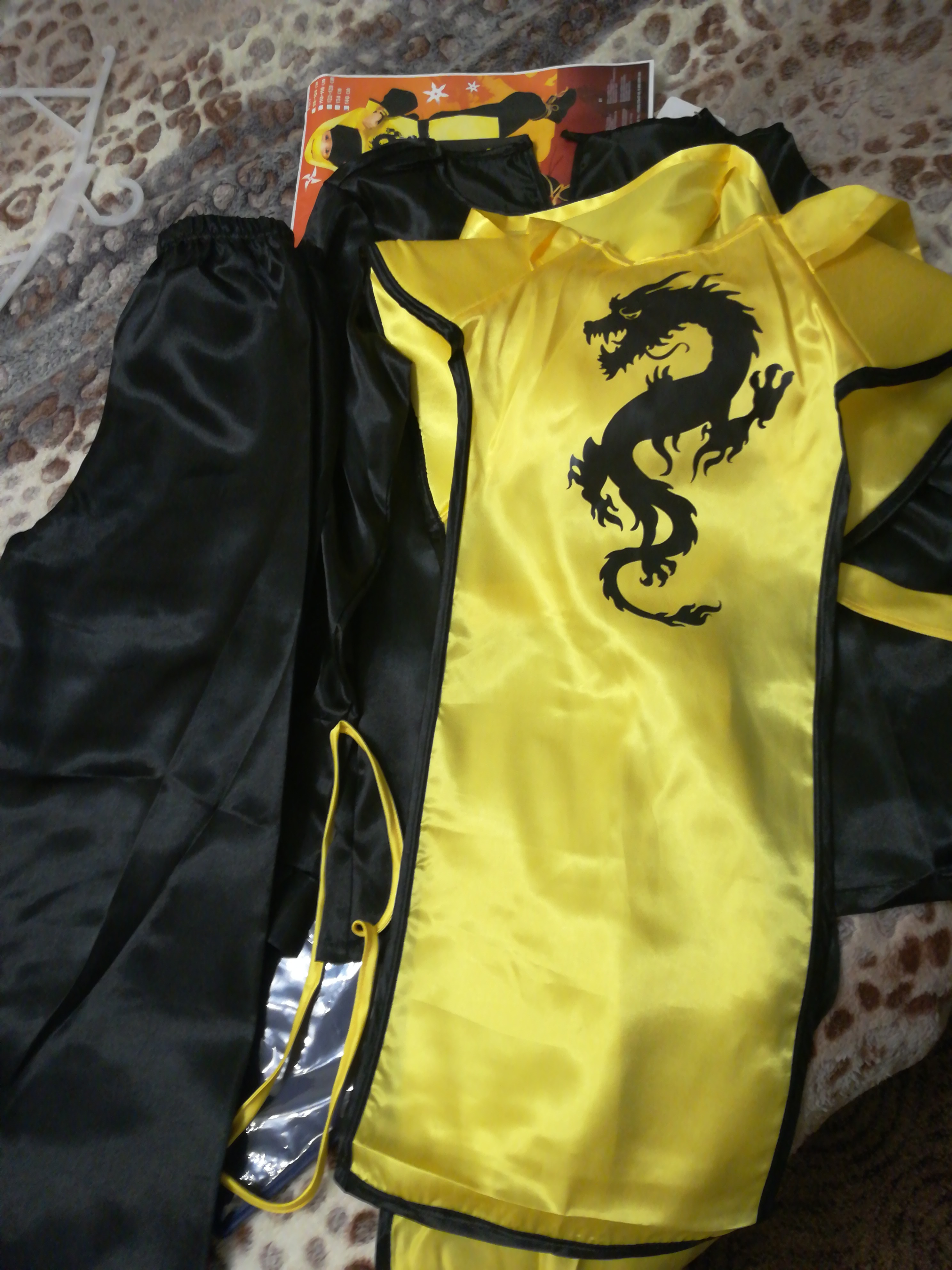 Фотография покупателя товара Карнавальный костюм "Ниндзя: Чёрный дракон", р-р 28, рост 104 см, цвет жёлтый - Фото 2