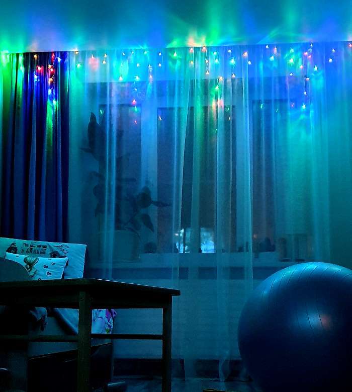 Фотография покупателя товара Гирлянда «Бахрома» 3 × 0.5 м, IP20, тёмная нить, 80 LED, свечение фиолетовое, 8 режимов, 220 В - Фото 48