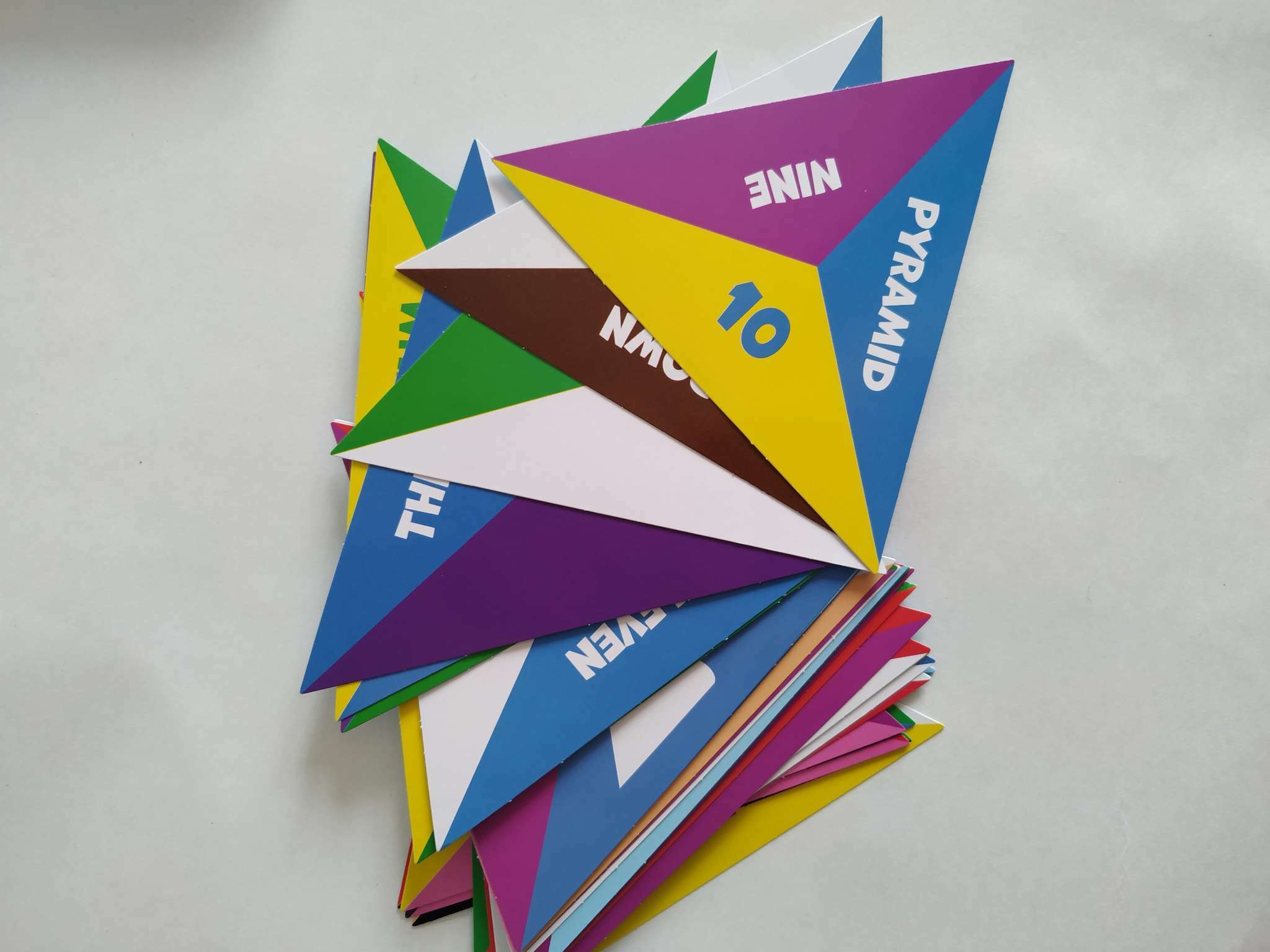 Фотография покупателя товара Настольная игра «Изучаем английский. Color, shapes and numbers», 36 карточек, 5+ - Фото 1