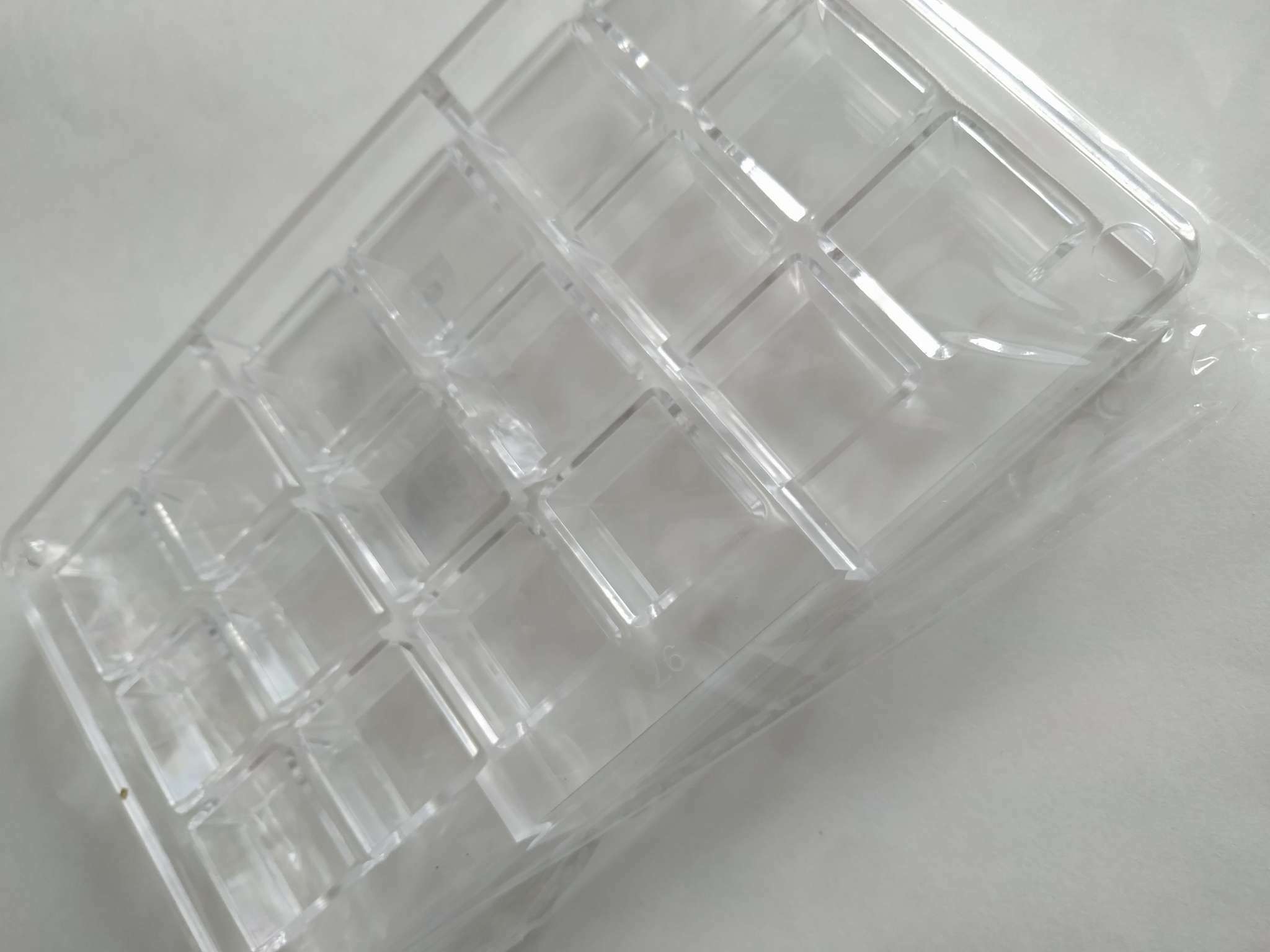 Фотография покупателя товара Форма для конфет и шоколада «Кубики», 20×12×2.5 см, 18 ячеек 2.5×1 см, прозрачная - Фото 2