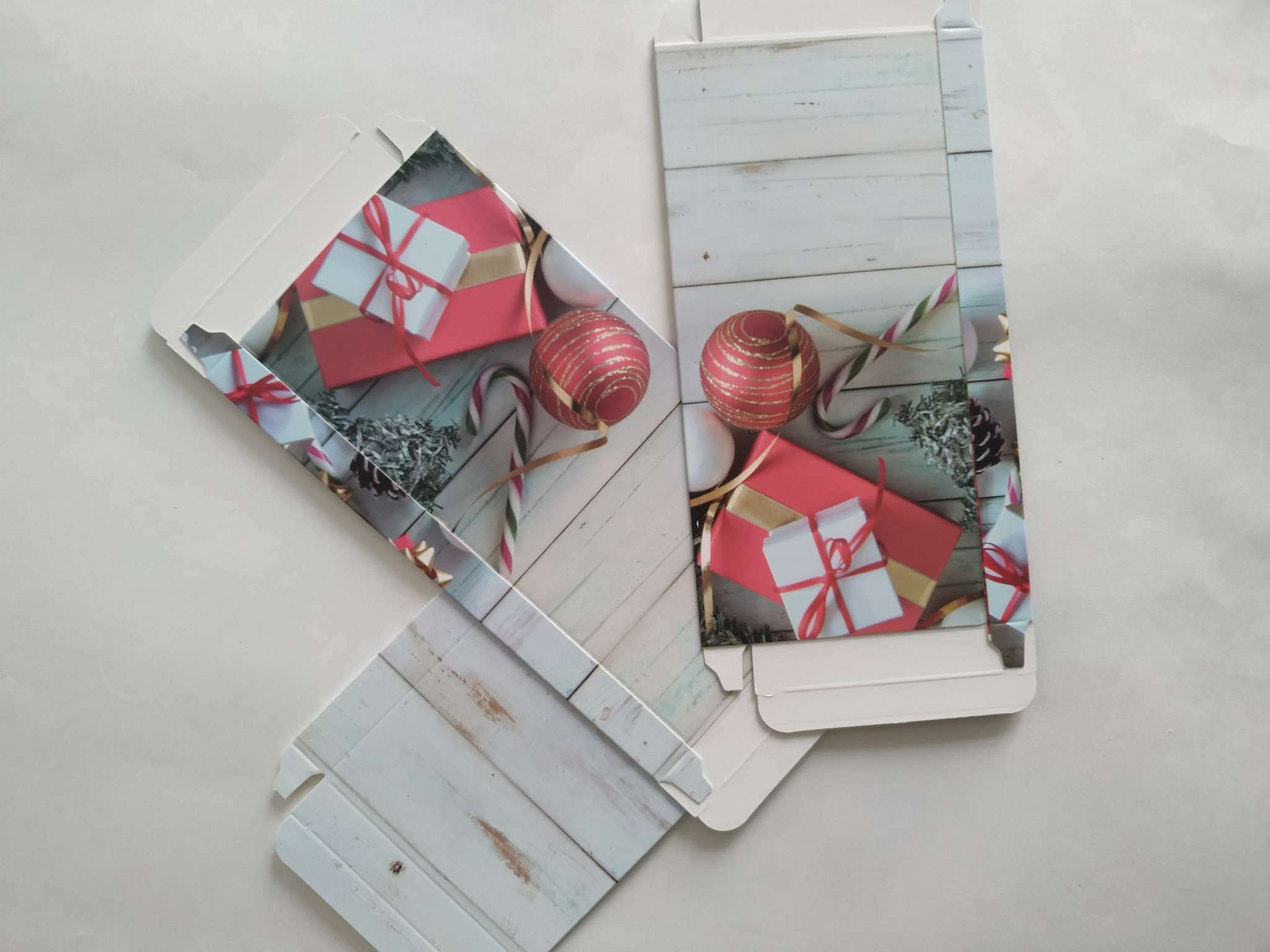 Фотография покупателя товара Коробка для шоколада новогодняя «Дед Мороз», 17×8×1.4 см - Фото 5