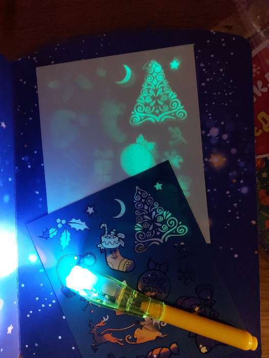 Фотография покупателя товара Набор открыток для рисования светом «Новогодний», 5 шт - Фото 18