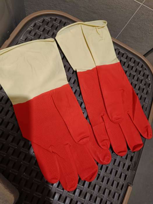 Фотография покупателя товара Перчатки хозяйственные плотные Доляна, латекс, размер XL, 53 г, цвет красный - Фото 5