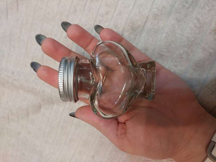Фотография покупателя товара Баночка стеклянная для специй с пластиковой крышкой «Сердце», 60 мл, 6×3,9×7,5 см