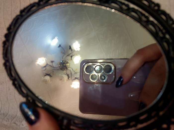 Фотография покупателя товара Зеркало настольное «Овал», двустороннее, с увеличением, зеркальная поверхность 8,8 × 12,2 см, цвет чёрный