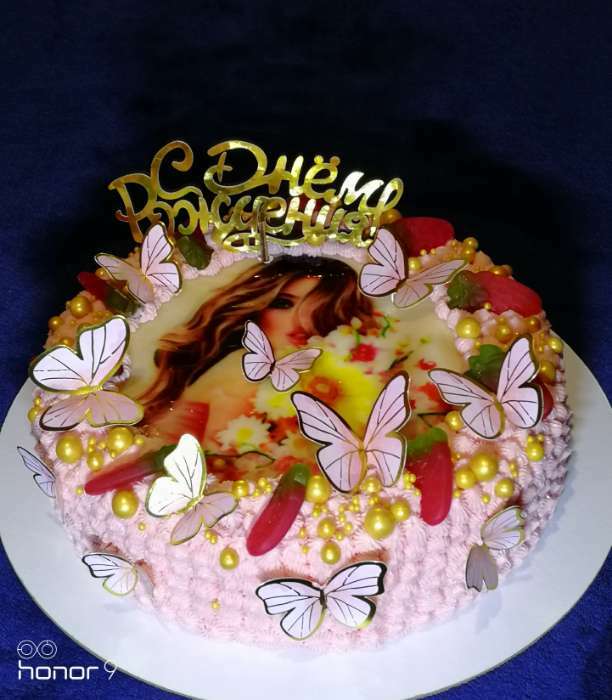 Фотография покупателя товара Набор для украшения торта «Бабочки» 10 шт., цвет розовый - Фото 2