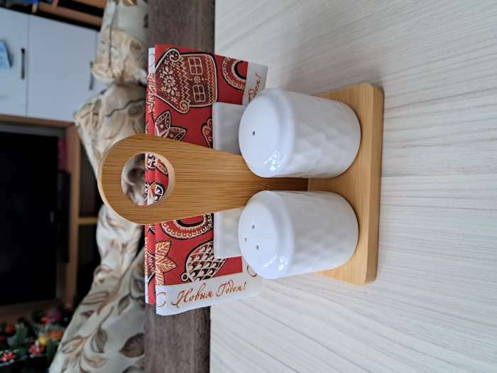 Фотография покупателя товара Набор керамический для специй на бамбуковой подставке BellaTenero «Герда», 3 предмета: солонка 120 мл, перечница 120 мл, салфетница, цвет белый