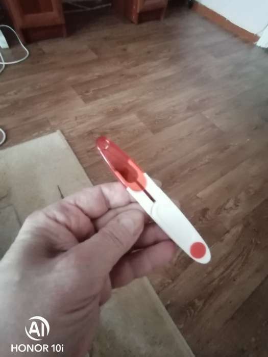 Фотография покупателя товара Ножницы для обрезки ниток, с защитным колпачком, 12 см, МИКС - Фото 5