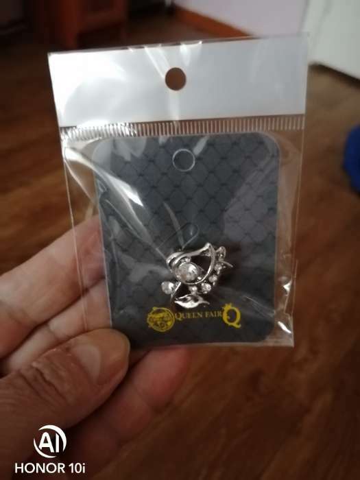 Фотография покупателя товара Брошь «Цветочный вальс» мини, форма МИКС, белая в серебре - Фото 2