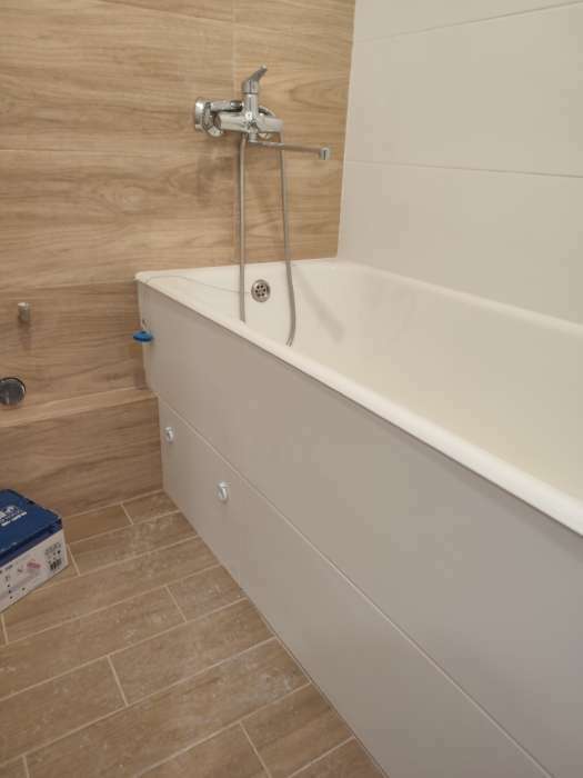 Фотография покупателя товара Cмеситель для ванны Accoona A7109, однорычажный, излив 300 мм, с душевым набором, хром - Фото 1