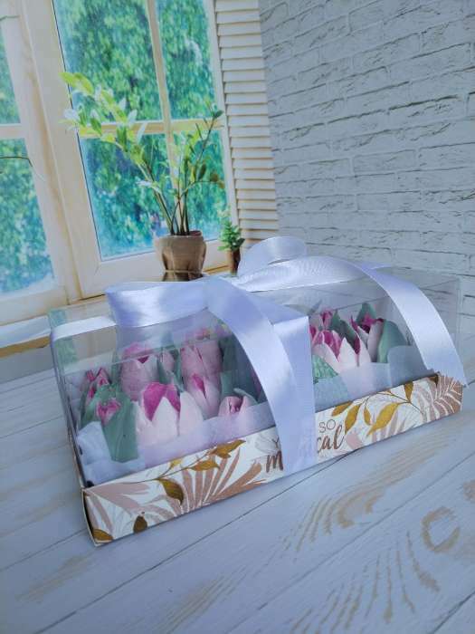 Фотография покупателя товара Коробка кондитерская «Present», 22×8×13.5 см - Фото 16