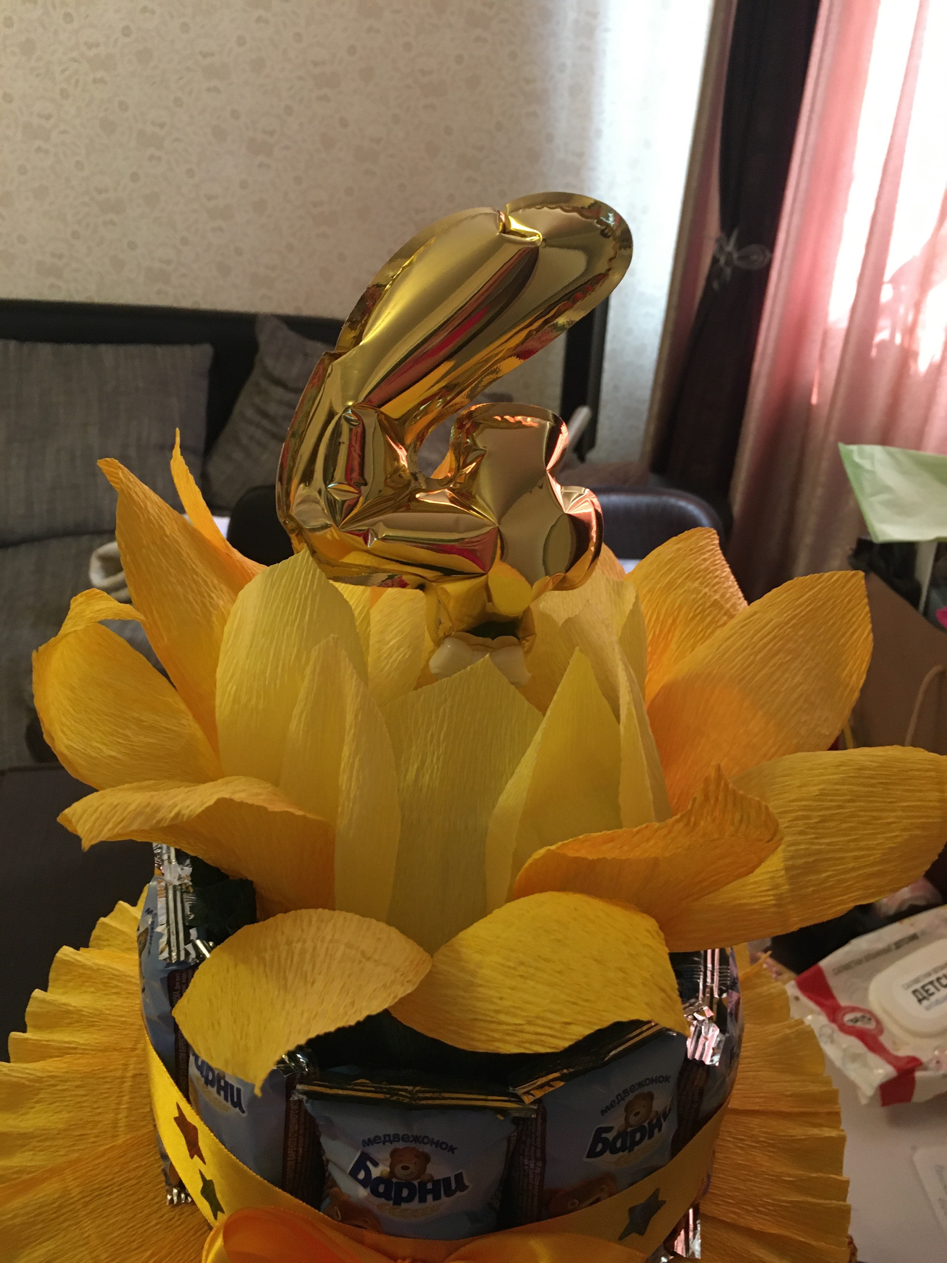 Фотография покупателя товара Цифра-топпер 3" «9» с палочкой, самодув, индивидуальная упаковка, цвет золотой - Фото 5