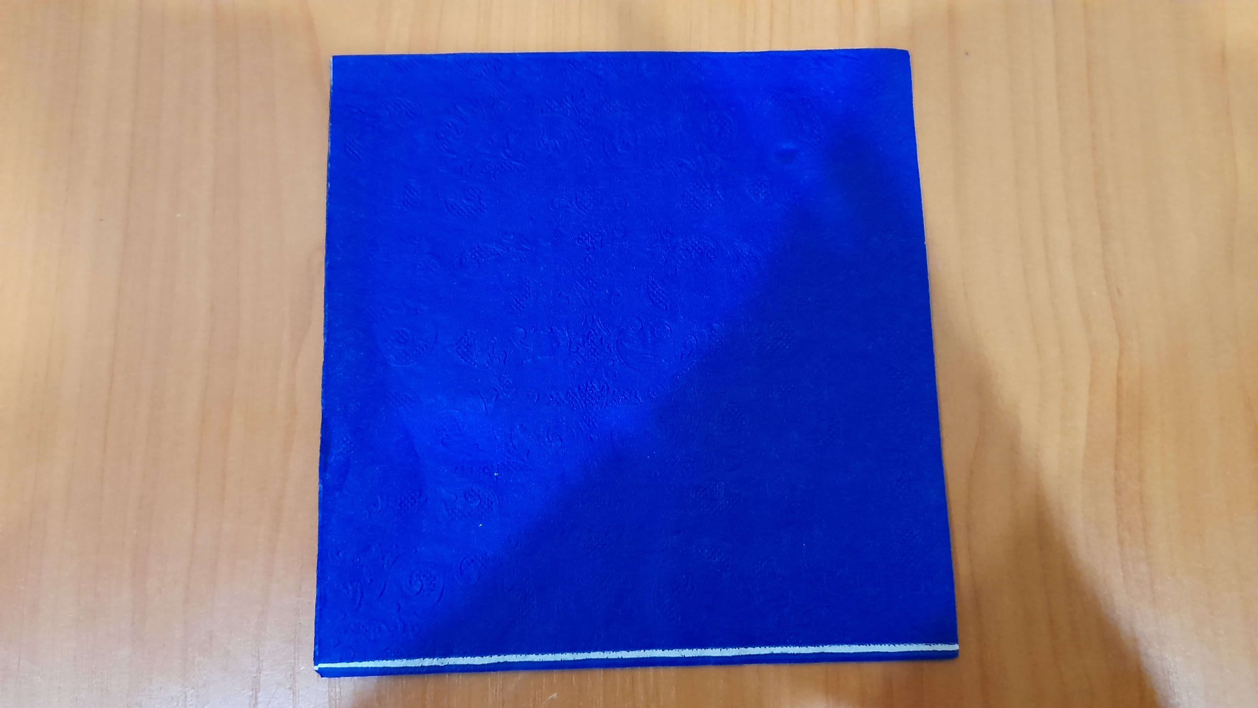 Фотография покупателя товара Салфетки бумажные, однотонные, выбит рисунок, 33 × 33 см, набор 20 шт., цвет синий - Фото 1