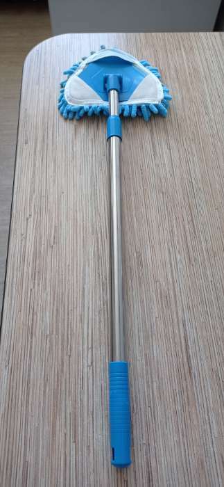 Фотография покупателя товара Окномойка с телескопической металлической ручкой Доляна, 14×16×54(86) см, поворотная головка, микрофибра, цвет синий