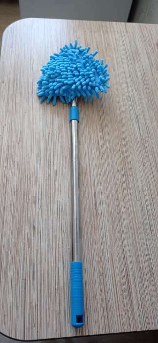 Фотография покупателя товара Окномойка с телескопической металлической ручкой Доляна, 14×16×54(86) см, поворотная головка, микрофибра, цвет синий - Фото 11
