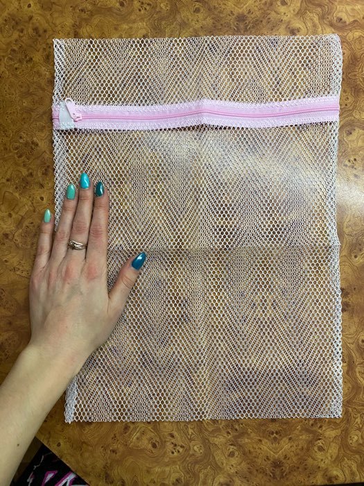 Фотография покупателя товара Мешок для стирки белья Доляна, 30×40 см, крупная сетка, цвет белый