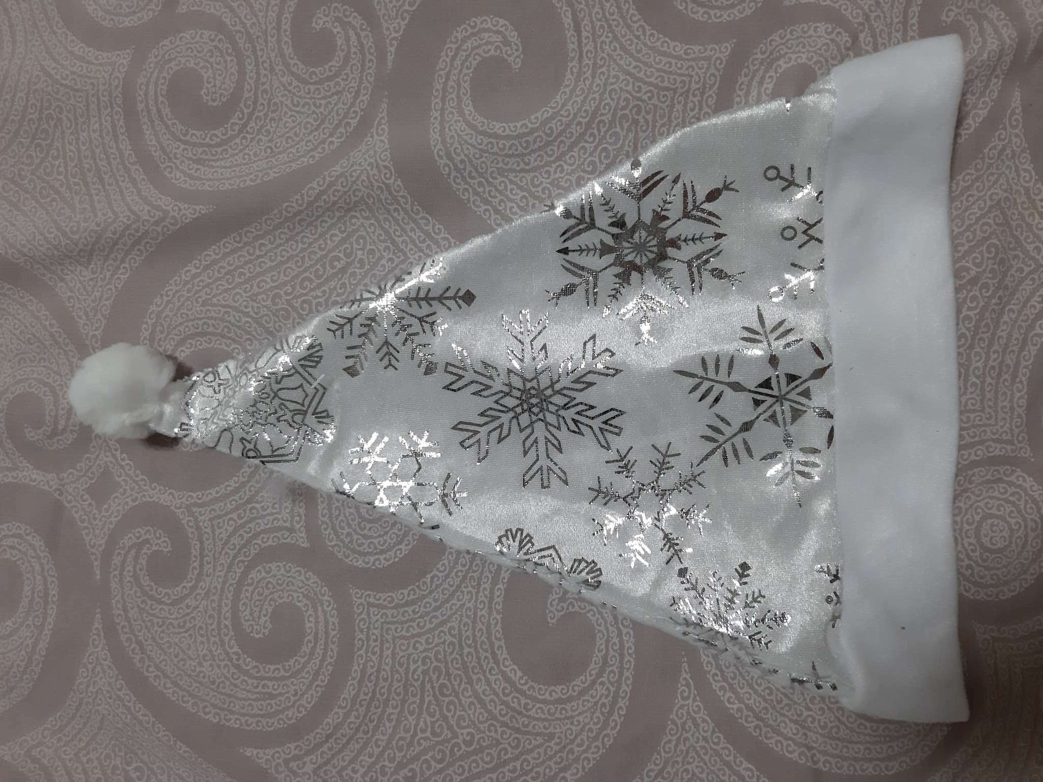 Фотография покупателя товара Колпак новогодний "Белый со снежинками" 28х38 см, белый - Фото 1