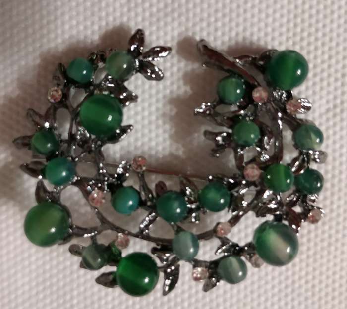 Фотография покупателя товара Брошь «Ветвь агата», цвет зелёный в сером металле