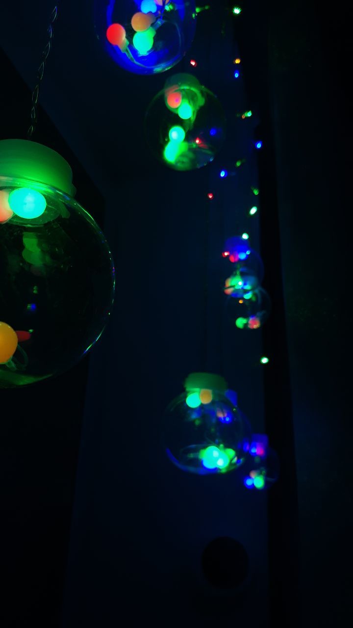 Фотография покупателя товара Гирлянда «Бахрома» 2.4 × 0.7 м с насадками «Шарики», IP20, прозрачная нить, 108 LED, свечение синее, 8 режимов, 220 В - Фото 6