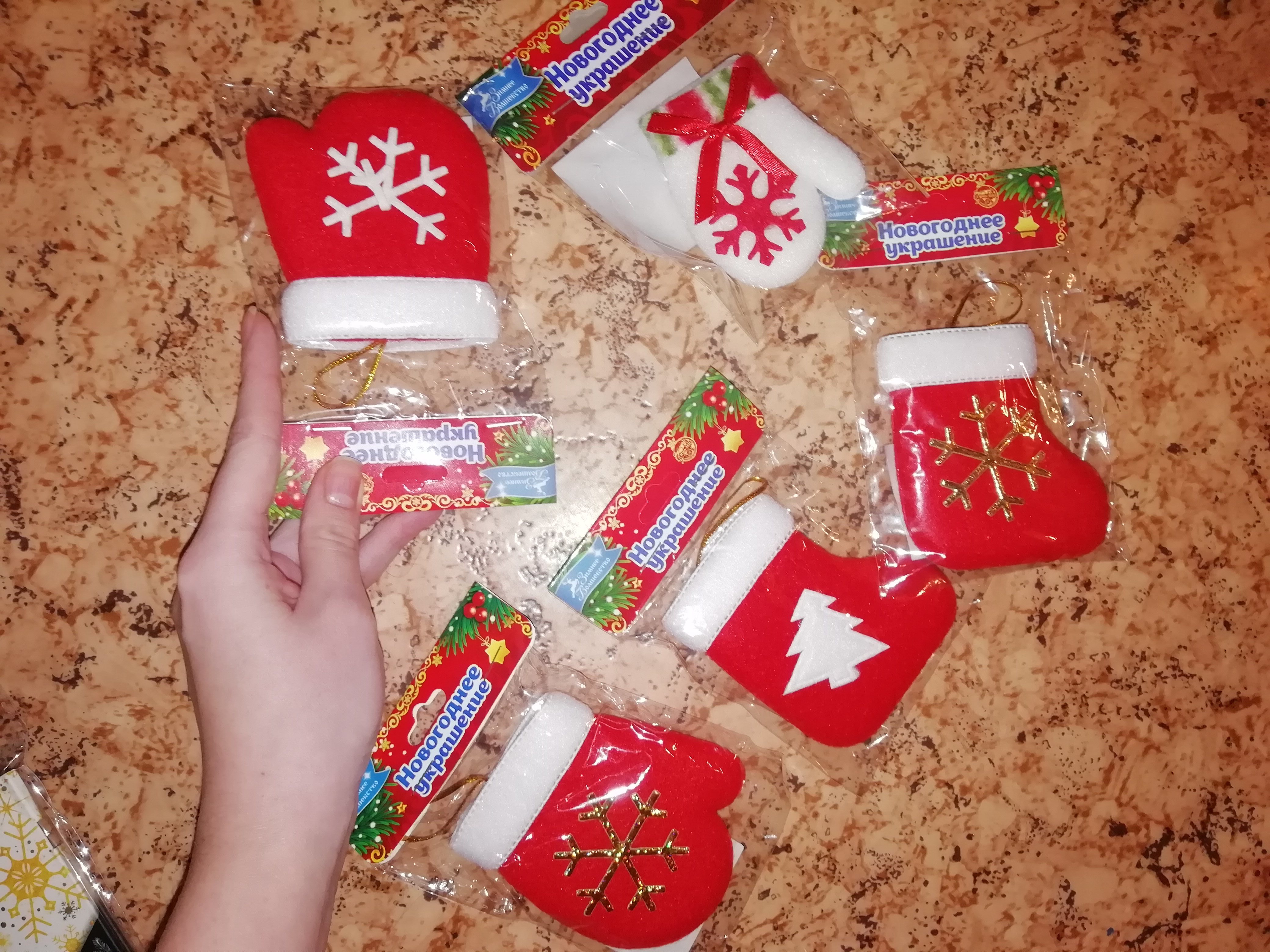 Фотография покупателя товара Мягкая подвеска "Носок - белая снежинка" 8х6 см, красный - Фото 2
