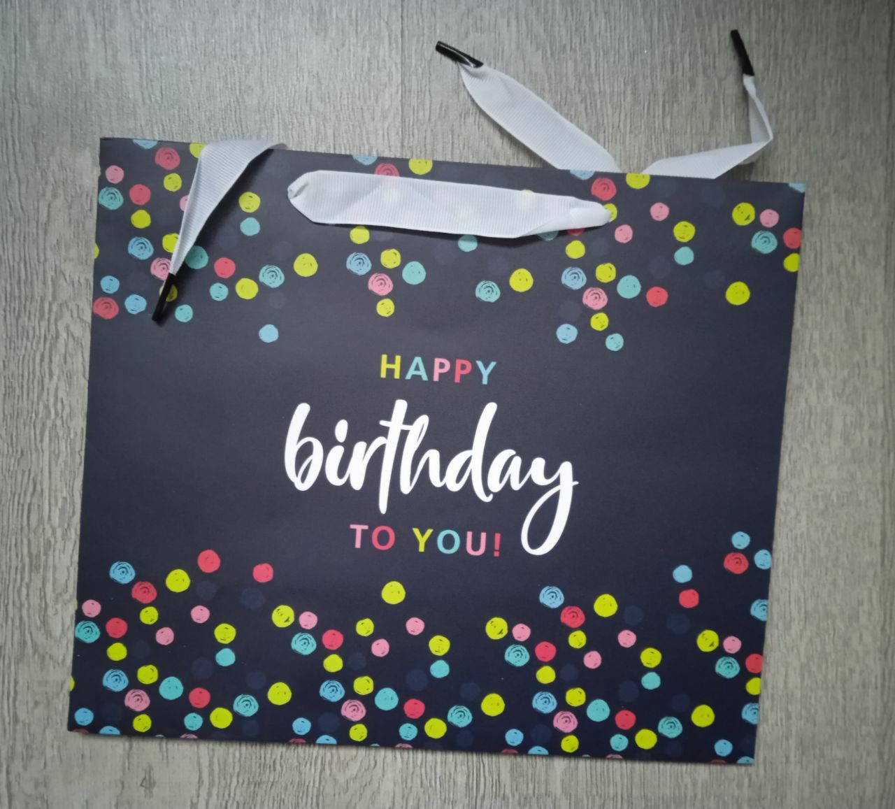 Фотография покупателя товара Пакет подарочный ламинированный, упаковка, «С Днём Рождения!», ML 23×27×11.5 см - Фото 2