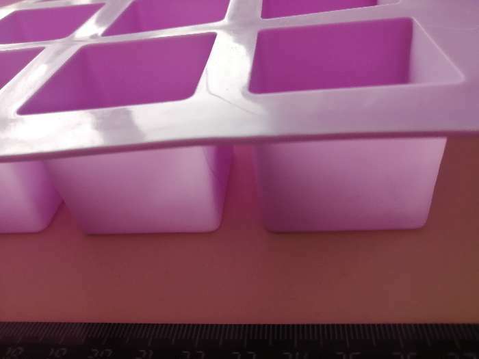 Фотография покупателя товара Форма силиконовая для выпечки Доляна «Куб», 30×17,5 см, 15 ячеек, цвет МИКС - Фото 7