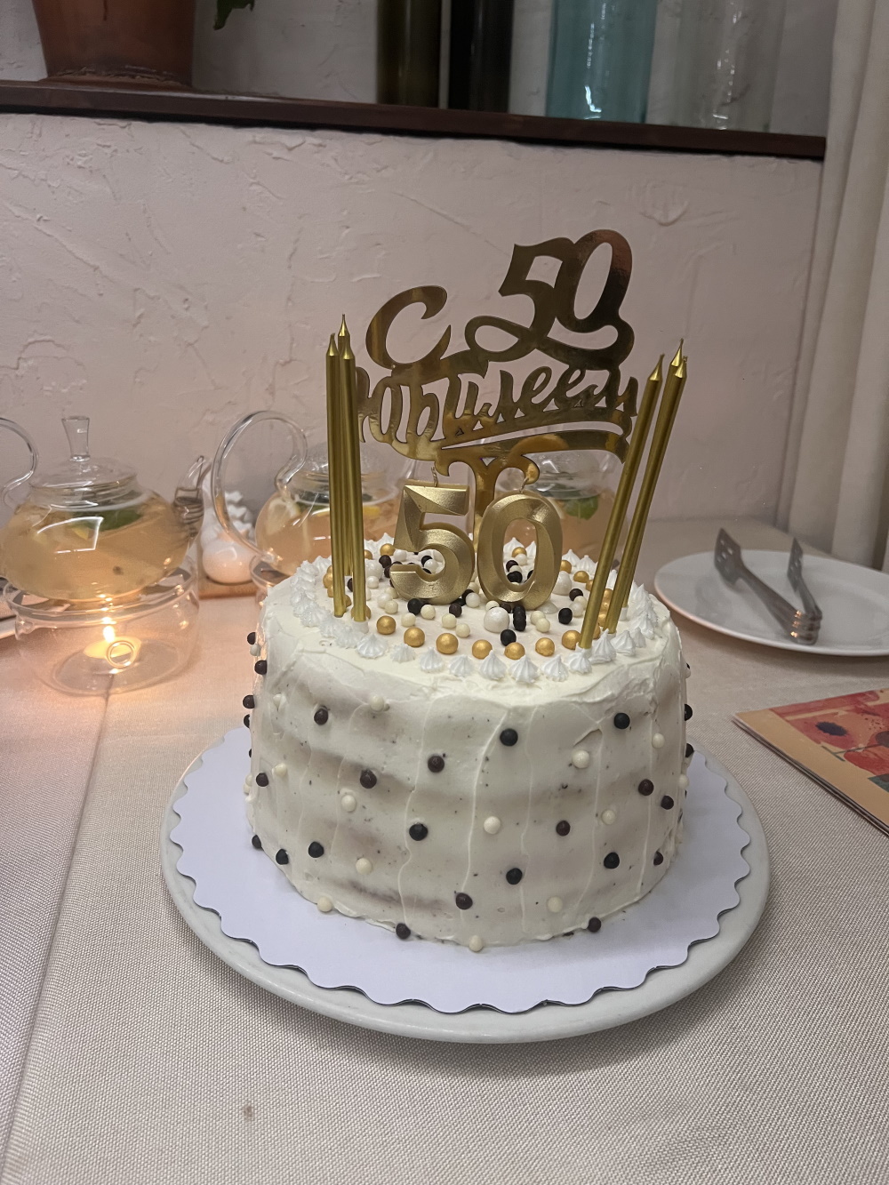 Фотография покупателя товара Свеча в торт "Грань", цифра "5", золотой металлик, 6,5 см - Фото 2
