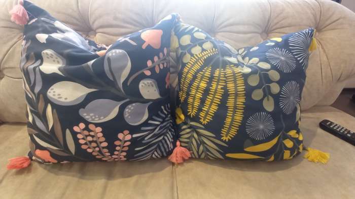 Фотография покупателя товара Наволочка декоративная с кисточками Этель «Солнце», 43×43 см - Фото 2