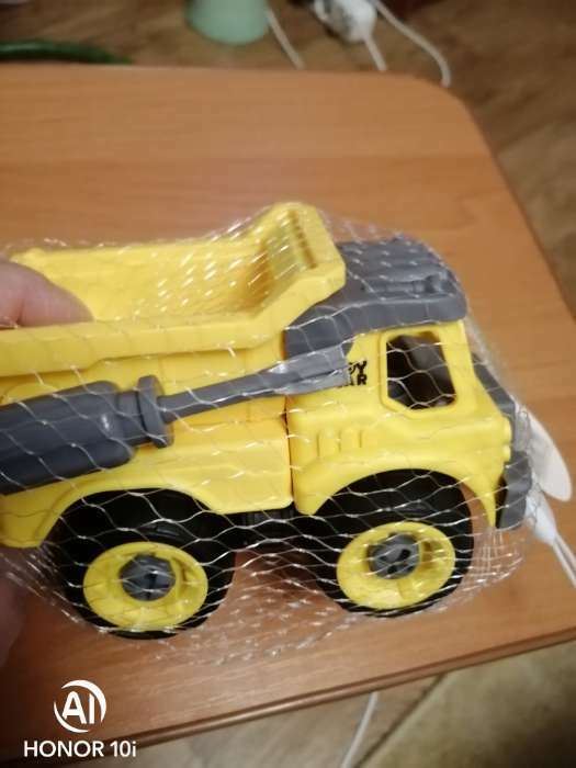 Фотография покупателя товара Конструктор винтовой «Машина с краном», с отвёрткой, 26 деталей - Фото 5