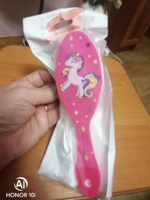 Фотография покупателя товара Расчёска массажная «Единорог», 5.5×17.5±1 см, МИКС - Фото 1