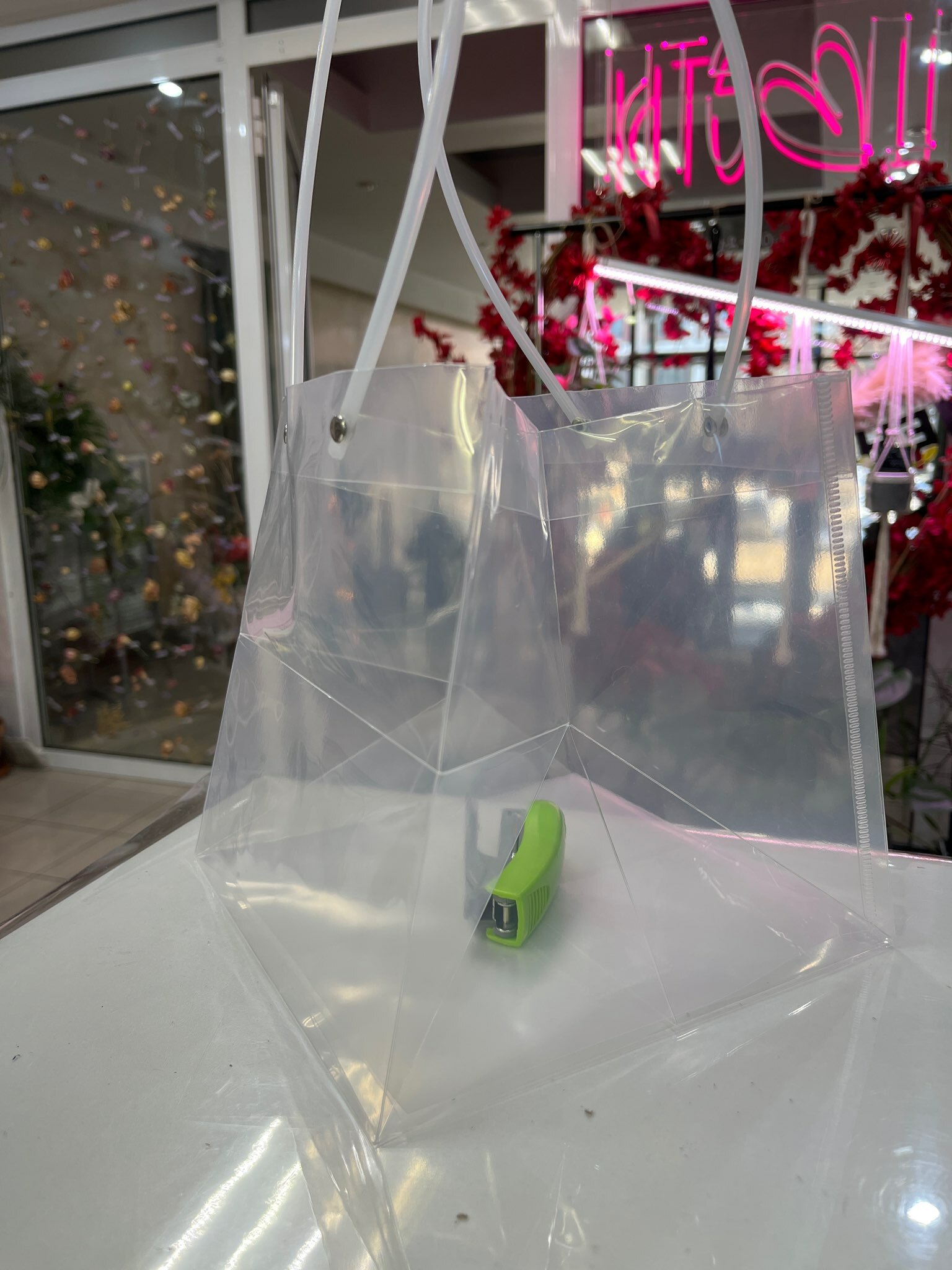 Фотография покупателя товара Пакет подарочный с квадратным дном, прозрачный, 31×30×31 см - Фото 27