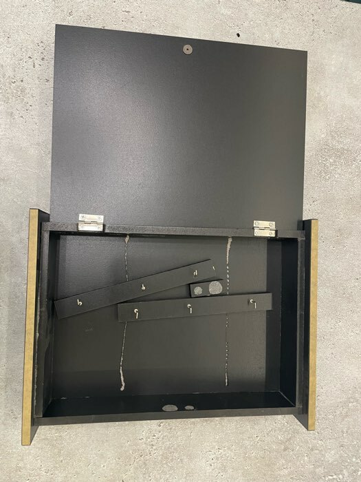 Фотография покупателя товара Ключница настенная декоративная «Дерево», чёрная, зеркальная, 6×22.3×29.5 см - Фото 1