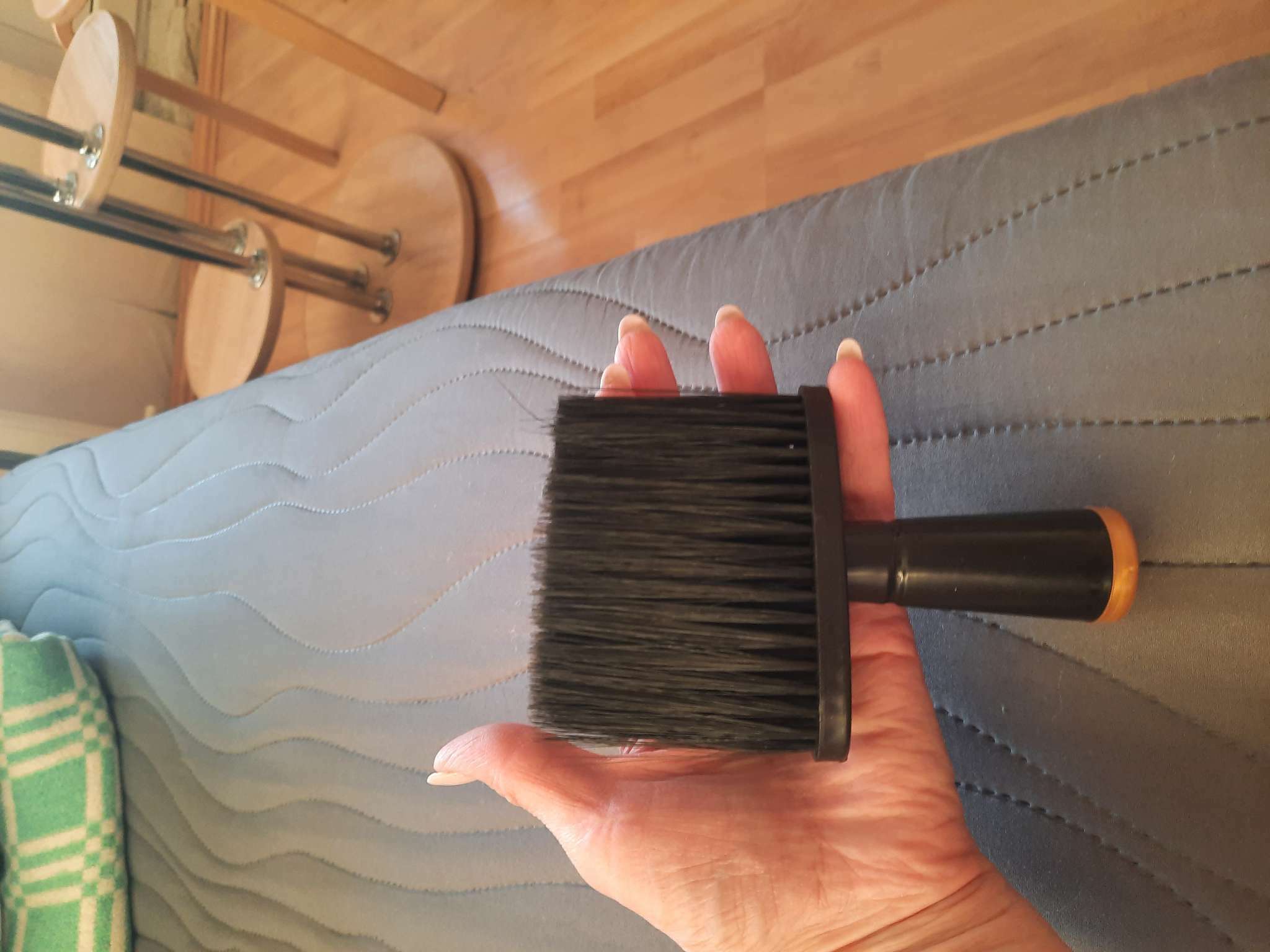 Фотография покупателя товара Щётка-сметка для удаления волос, 14 × 9 (+/- 1) см, цвет чёрный