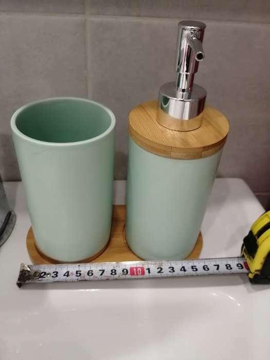 Фотография покупателя товара Набор аксессуаров для ванной комнаты SAVANNA «Натура», 2 предмета (дозатор 400 мл, стакан, на подставке), цвет мятный - Фото 3