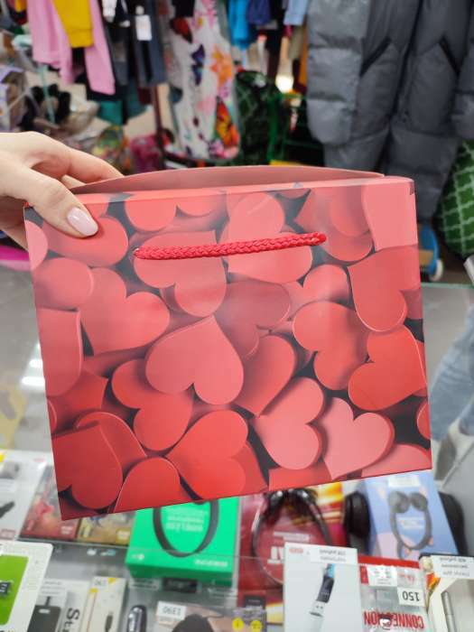 Фотография покупателя товара Пакет—коробка, подарочная упаковка, «Love», 23 х 18 х 11 см - Фото 2