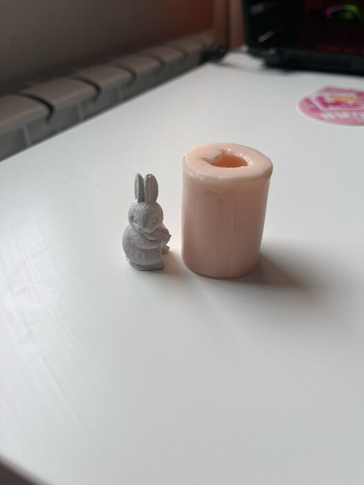 Фотография покупателя товара Молд силиконовый "Зайка с морковкой" 1,7х2х3,8 см - Фото 2