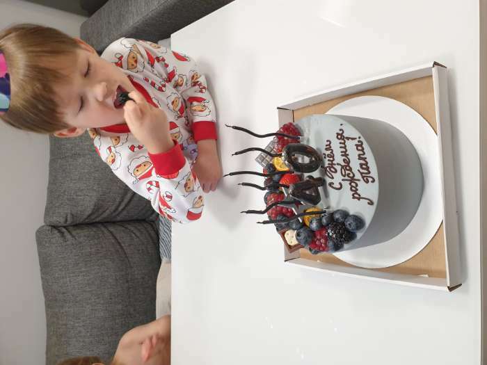 Фотография покупателя товара Свеча в торт на день рождения «Конфетти», цифра "0" , ГИГАНТ, 9 см - Фото 12