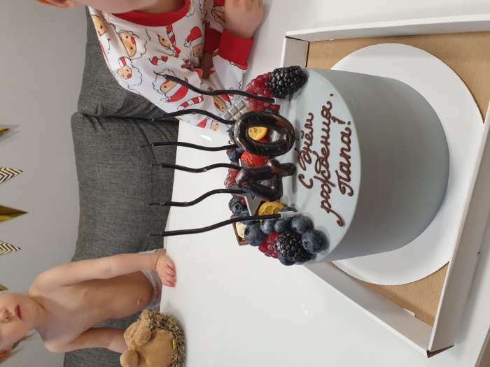 Фотография покупателя товара Свеча в торт на день рождения «Конфетти», цифра "7" , ГИГАНТ, 9 см - Фото 11