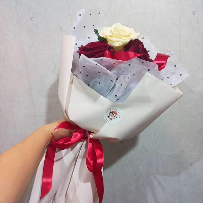 Фотография покупателя товара Наклейка для цветов и подарков "Милая парочка" 16 × 9,5 см - Фото 1