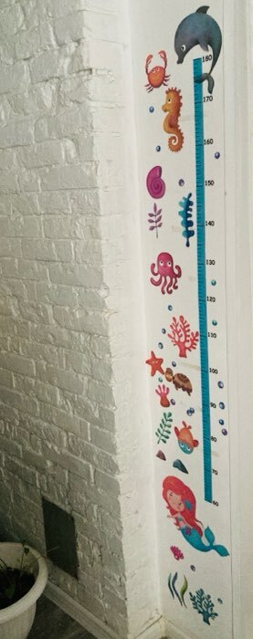 Фотография покупателя товара Наклейка пластик интерьерная цветная ростомер "Русалочка в море" 50x70 см - Фото 3