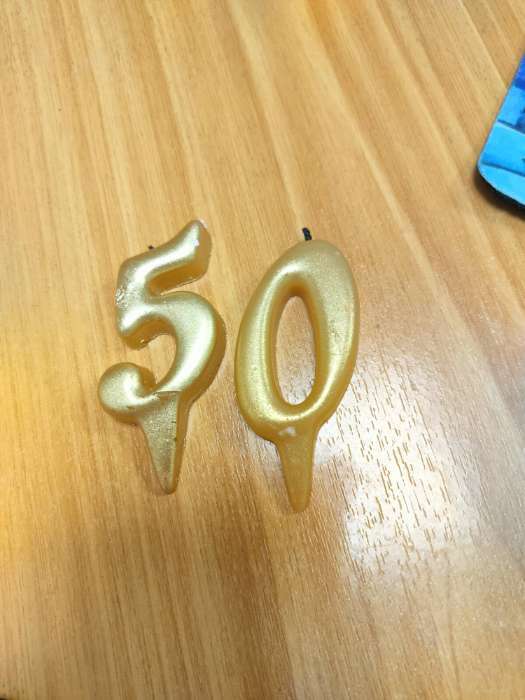 Фотография покупателя товара Свеча для торта цифра "Овал" золотая "0", большая, 5,5 см