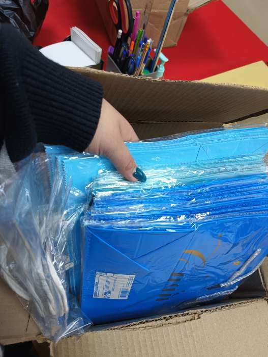 Фотография покупателя товара Пакет крафт «Радуга», голубой, 25 х 12 х 27 см, 80 г/м2, 1 шт