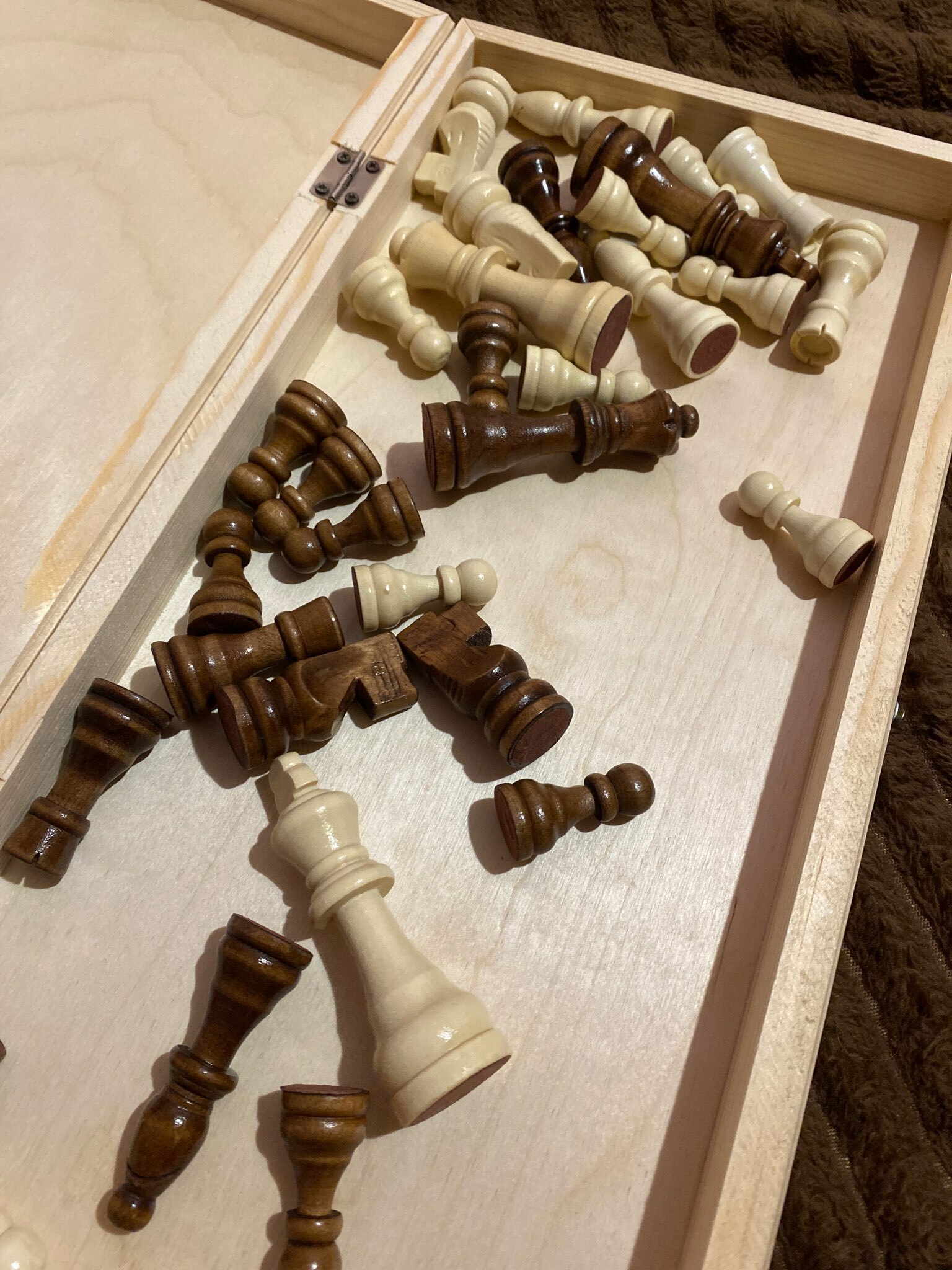 Фотография покупателя товара Шахматы деревянные гроссмейстерские, турнирные 43 х 43 см, король h-9 см, пешка h-3.5 см - Фото 3