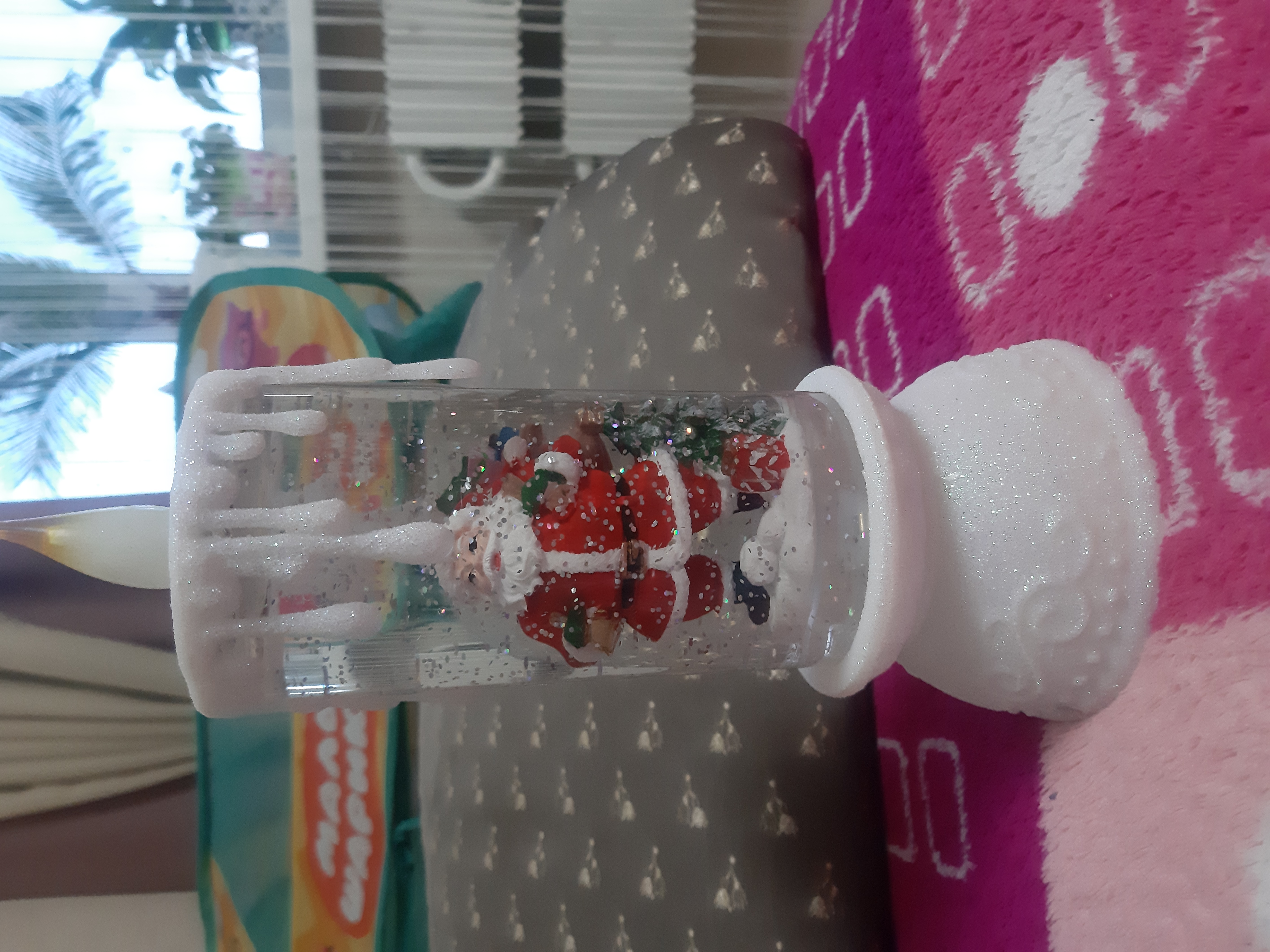 Фотография покупателя товара Светодиодная фигура «Свеча с Дедом Морозом» 10 × 26 × 10 см, пластик, блёстки, батарейки ААх3 (не в комплекте), свечение RGB