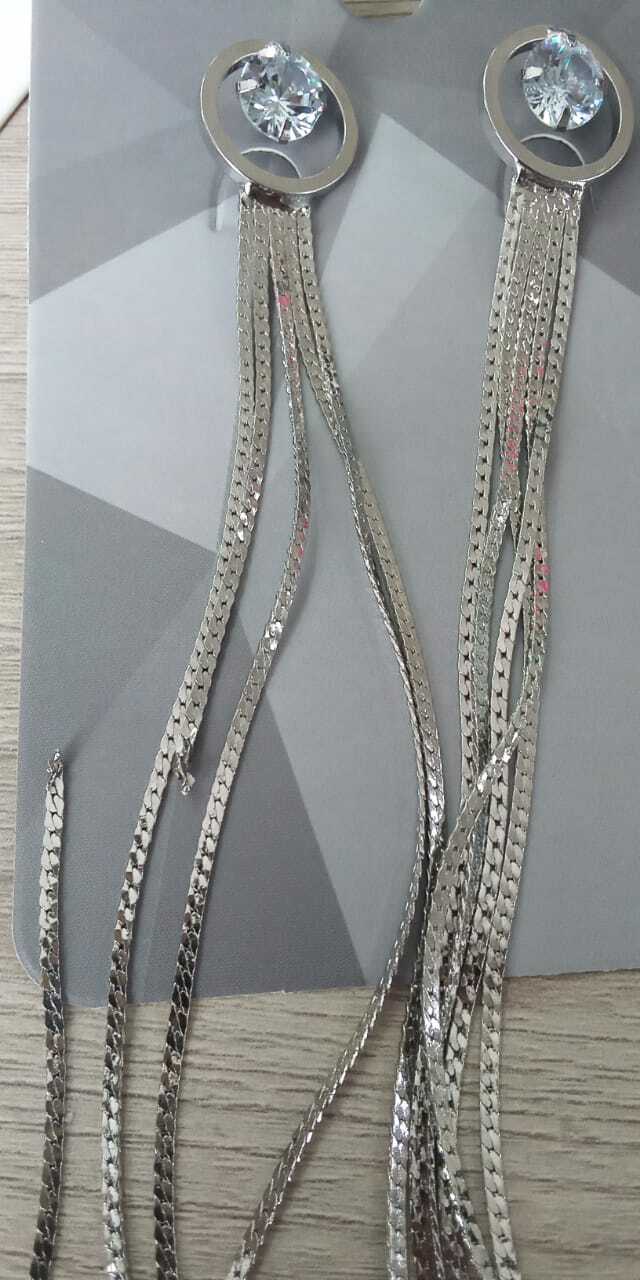 Фотография покупателя товара Серьги висячие со стразами «Голливуд» кольца с нитями, цвет белый в серебре, 19,5 см