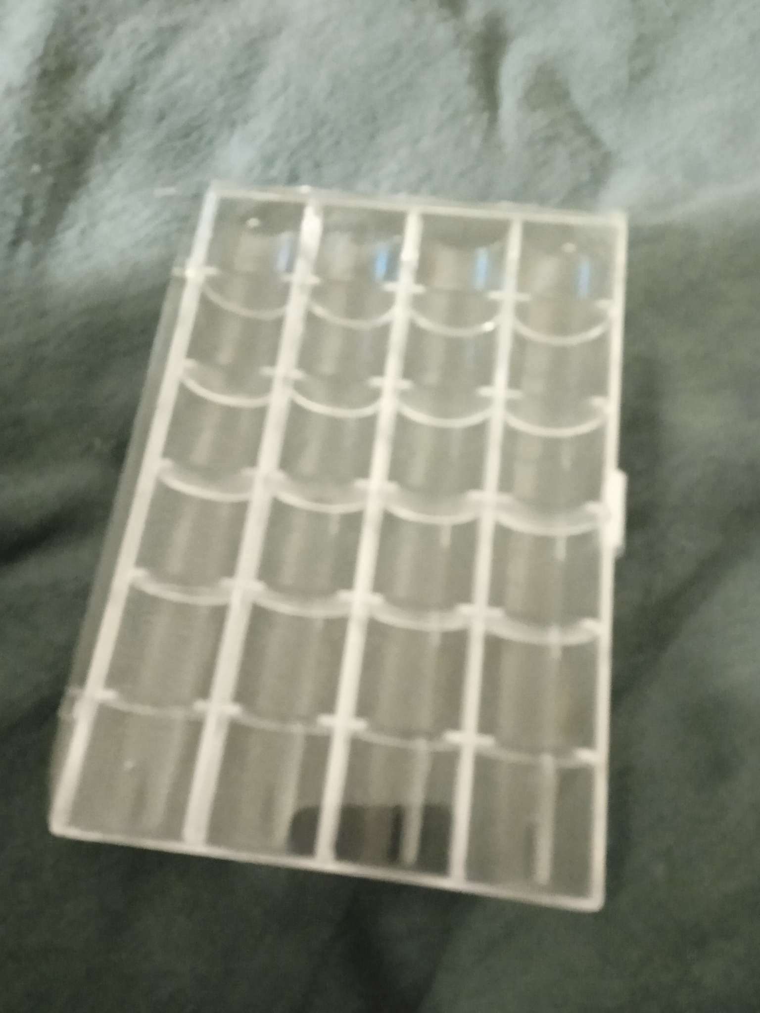 Фотография покупателя товара Органайзер для ниток, на 25 шпулек, 12,3 × 10 × 2,5 см, цвет прозрачный - Фото 8