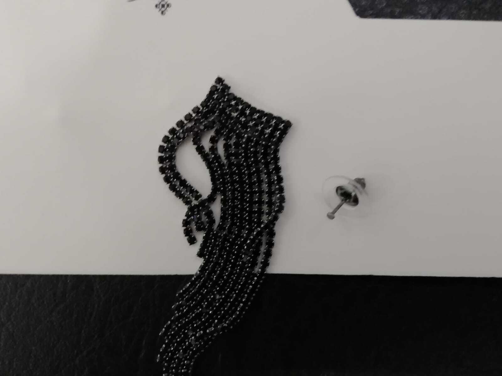 Фотография покупателя товара Серьги висячие со стразами «Водопад» ладья, цвет чёрный в серебре, 8 см - Фото 2