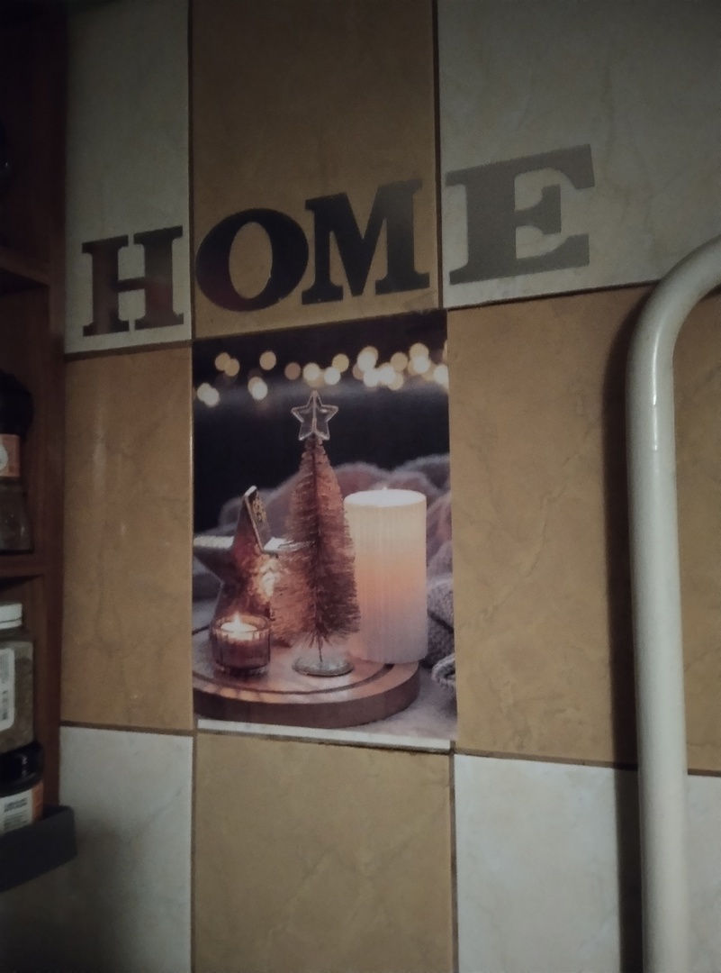 Фотография покупателя товара Наклейки интерьерные "HOME", зеркальные, декор на стену, буква 8 х 10 см - Фото 1