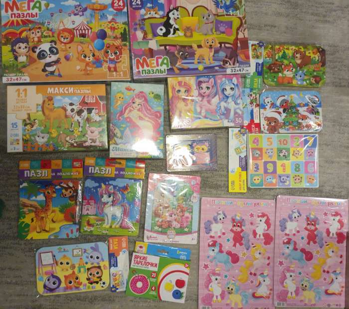 Фотография покупателя товара Набор пазлов на подложке 2 в 1 «Весёлые зверята», 4 и 9 деталей - Фото 2