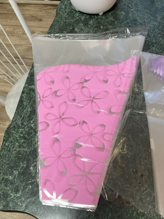Фотография покупателя товара Пакет для цветов конус "Милана", розовый, 30 х 40 м - Фото 1
